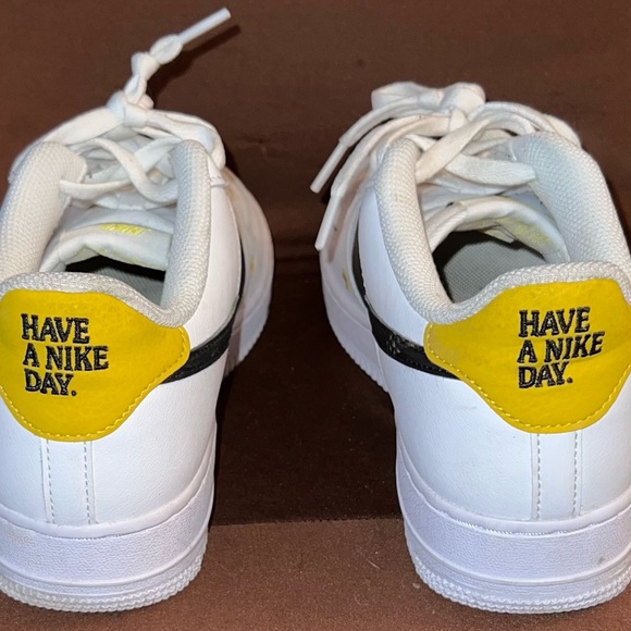 NIKE AIR FORCE 1 LOW - Picture 4 of 8